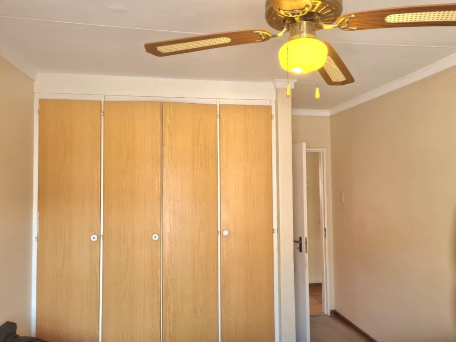 2 Bedroom Property for Sale in Langenhovenpark Free State